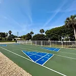 Pelican Walk 1012